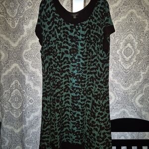 Stylish Black and Green Women's Top